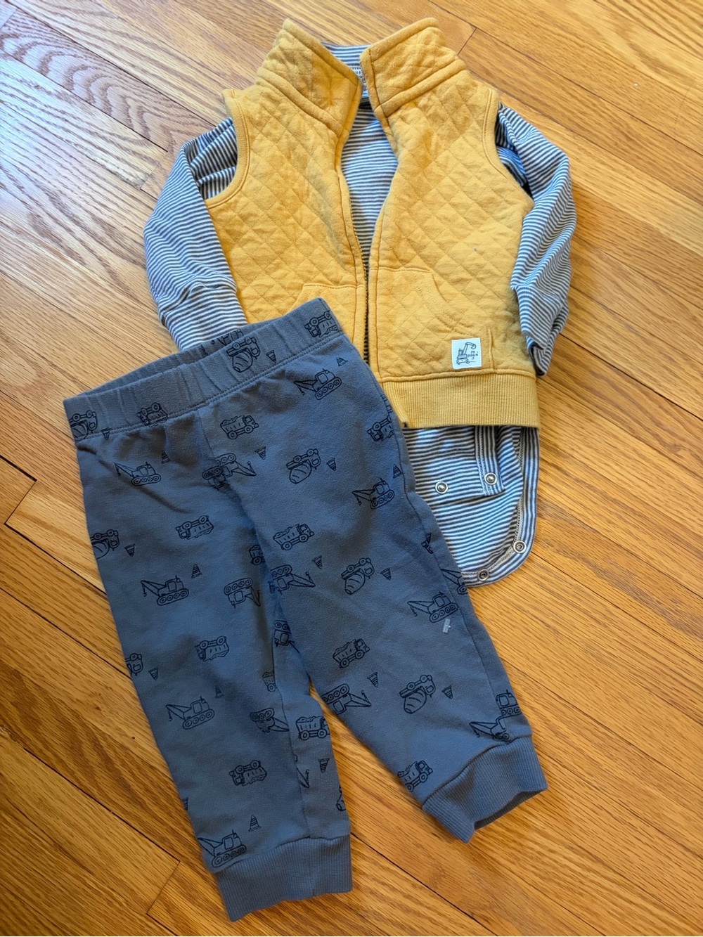 Carter’s Bodysuit Vest & Pants Set